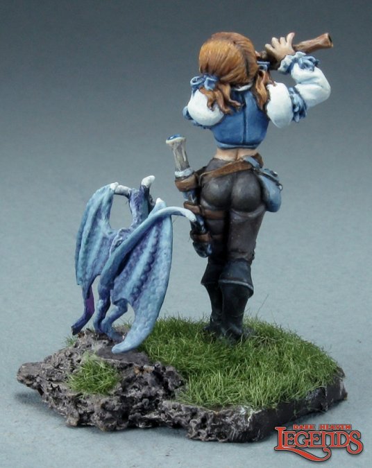 Reaper 03080: Anwyn, Female Bard, Dark Heaven Legends