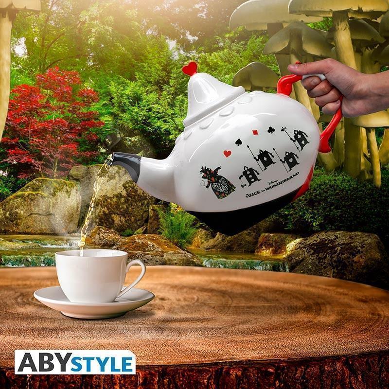 Disney Teapot Alice Queen of Hearts
