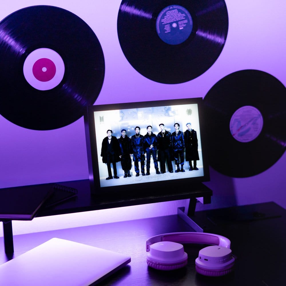 BTS Gerahmter LED Druck