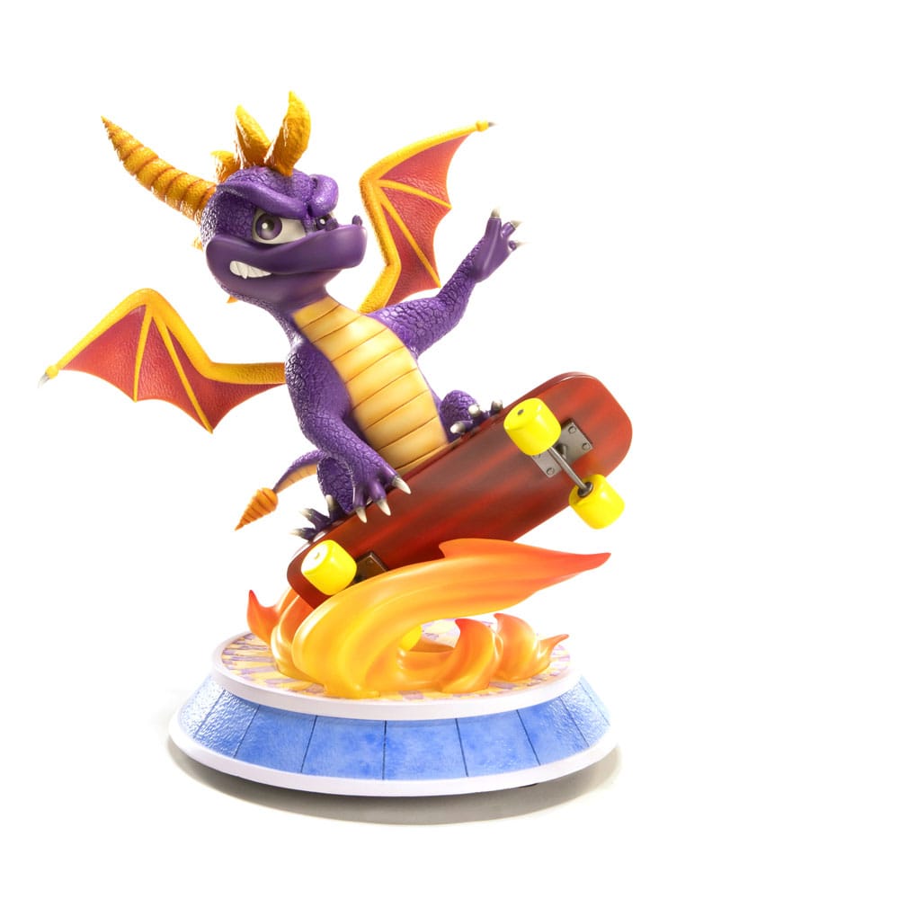 Spyro : Year of the Dragon PVC Statue Spyro Skateboard 34 cm