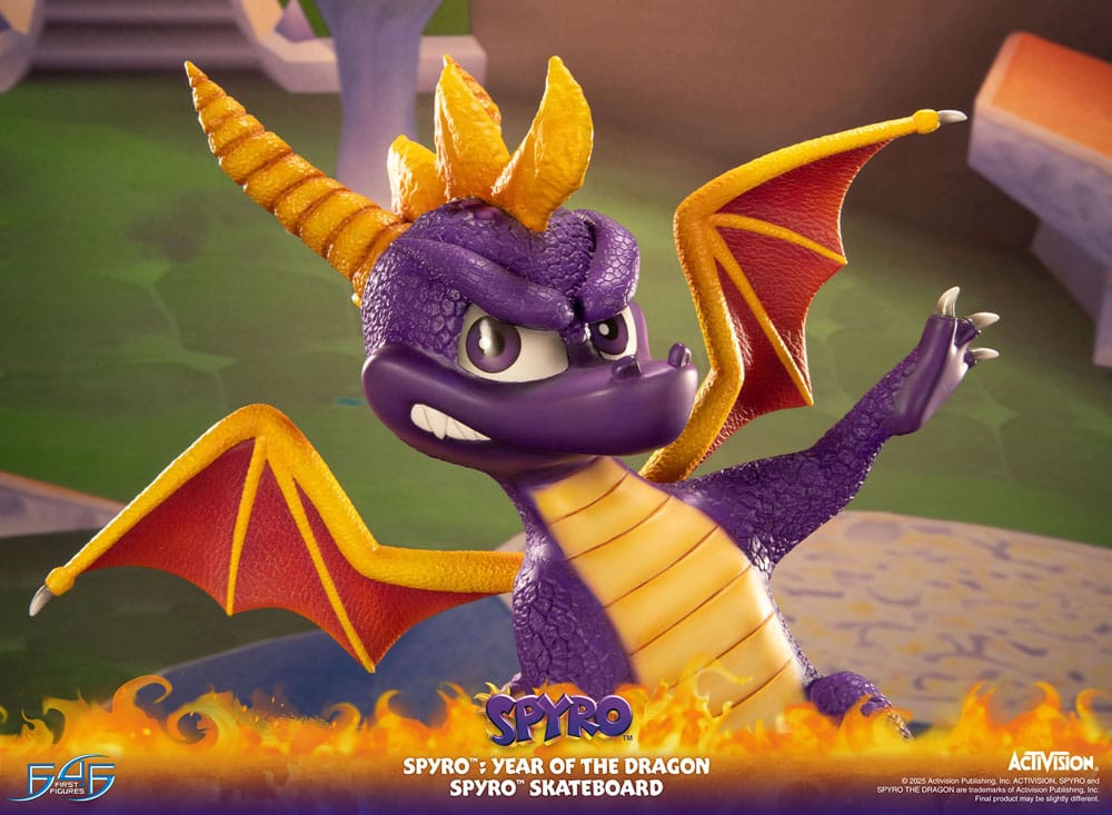 Spyro : Year of the Dragon PVC Statue Spyro Skateboard 34 cm