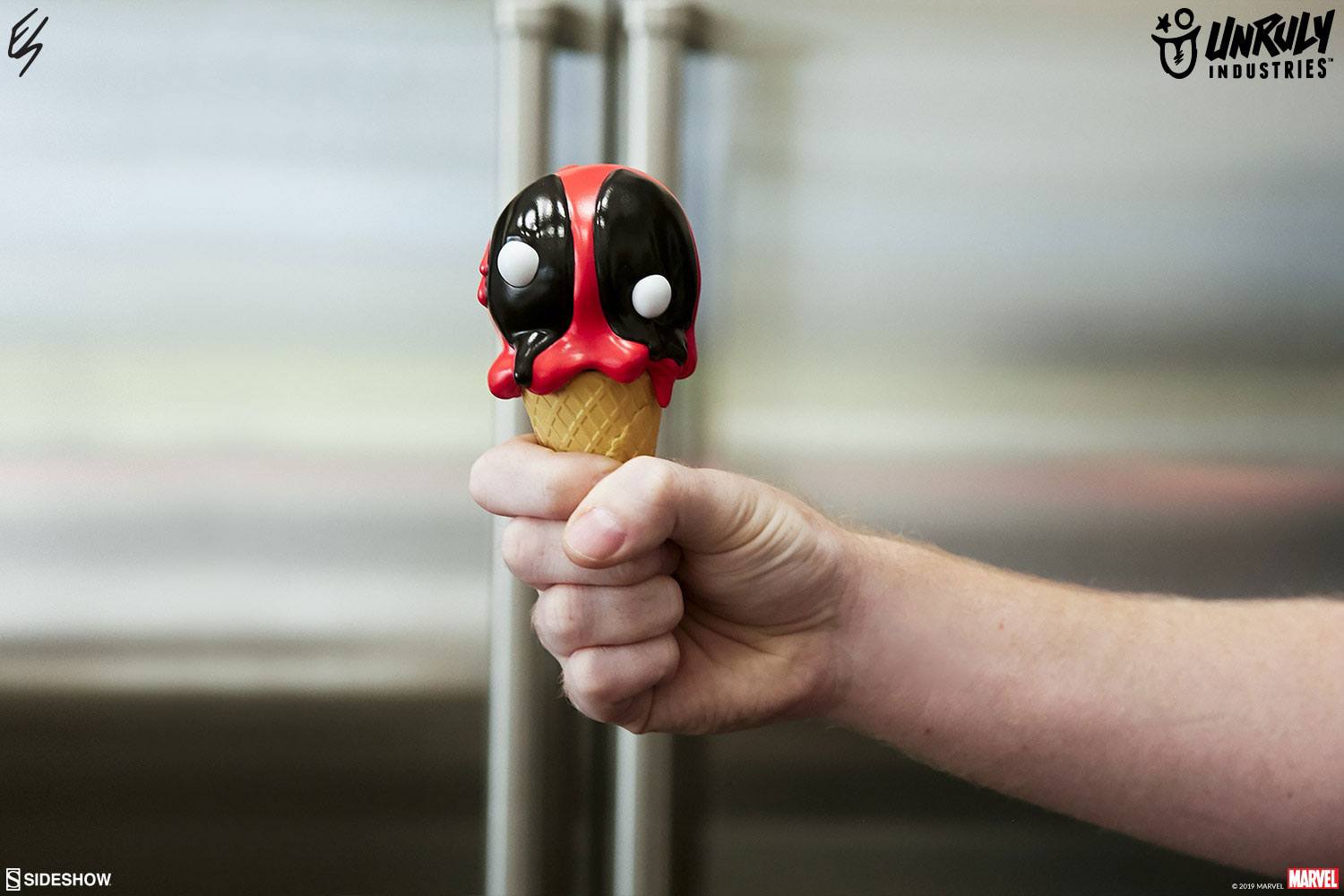 Marvel One Scoops Vinyl Figur Deadpool 17 cm