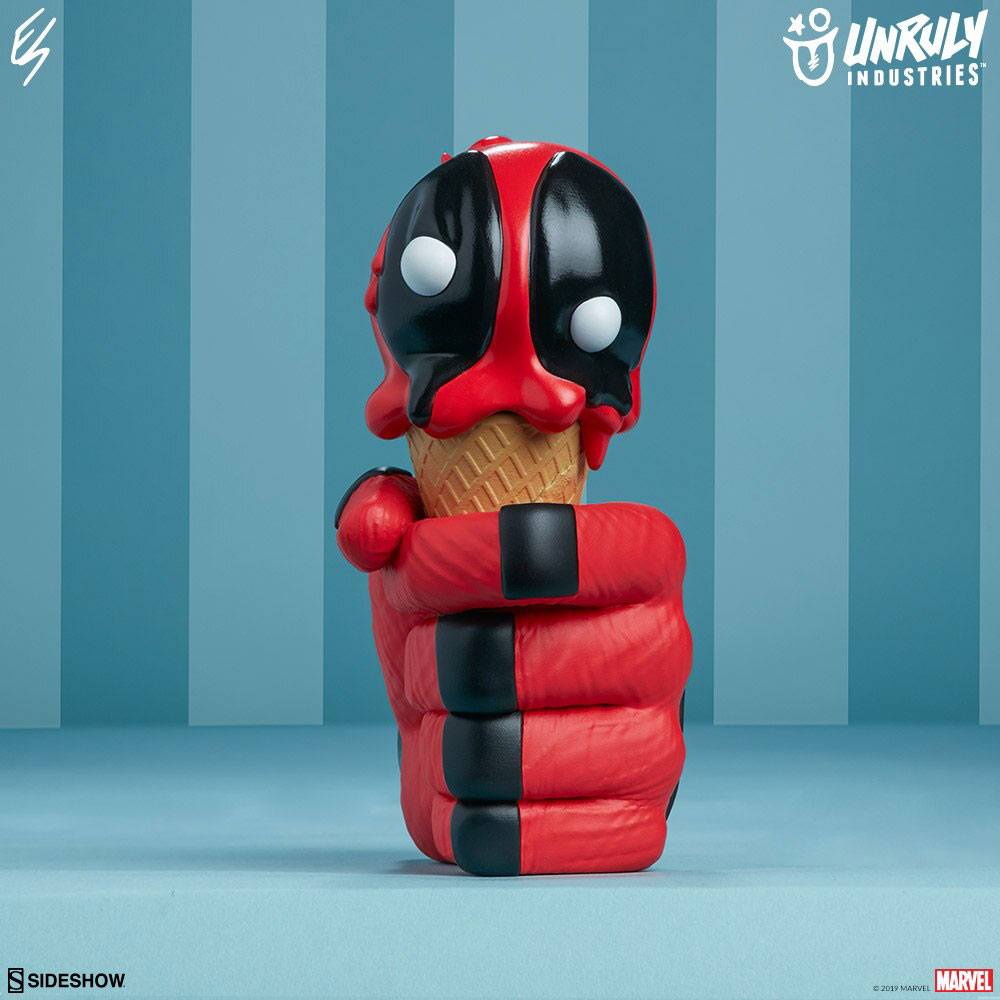 Marvel One Scoops Vinyl Figur Deadpool 17 cm