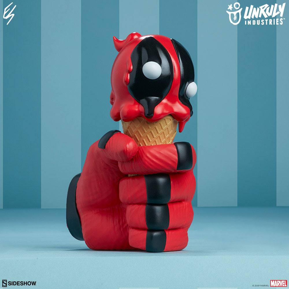 Marvel One Scoops Vinyl Figur Deadpool 17 cm