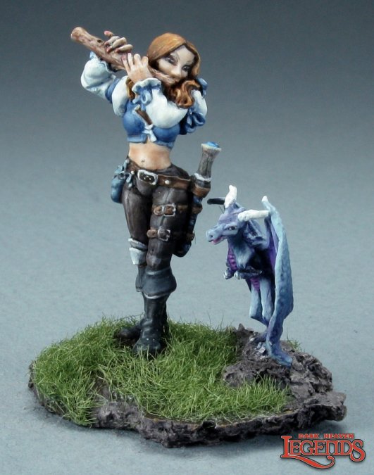 Reaper 03080: Anwyn, Female Bard, Dark Heaven Legends