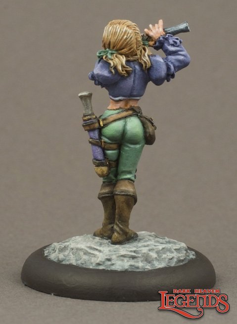 Reaper 03080: Anwyn, Female Bard, Dark Heaven Legends