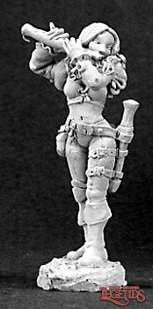 Reaper 03080: Anwyn, Female Bard, Dark Heaven Legends