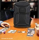 USA Gear TCG Rucksack – Trading Card Backpack für Deckboxen, Binder & Zubehör (Schwarz)
