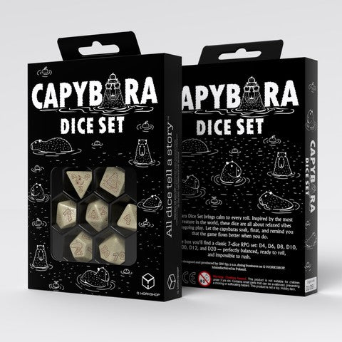 Q WORKSHOP Capybara Würfelset – Sleepie mit brauner Schrift (7-teilig)