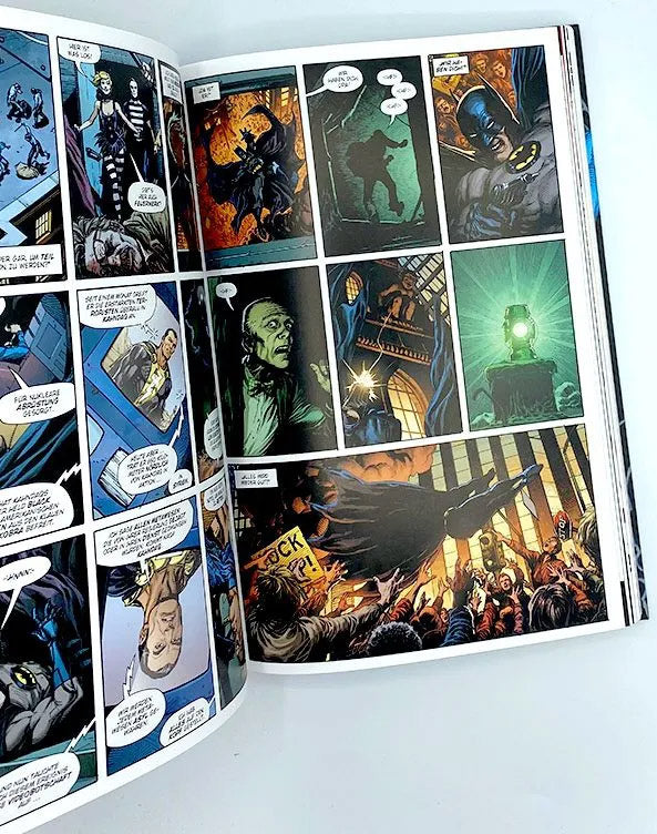 Doomsday Clock (Deluxe Edition)