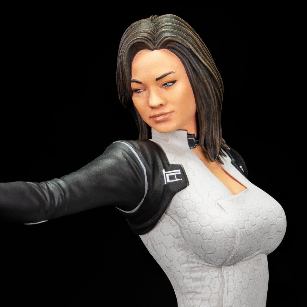 Mass Effect PVC Figur Miranda Lawson 22 cm