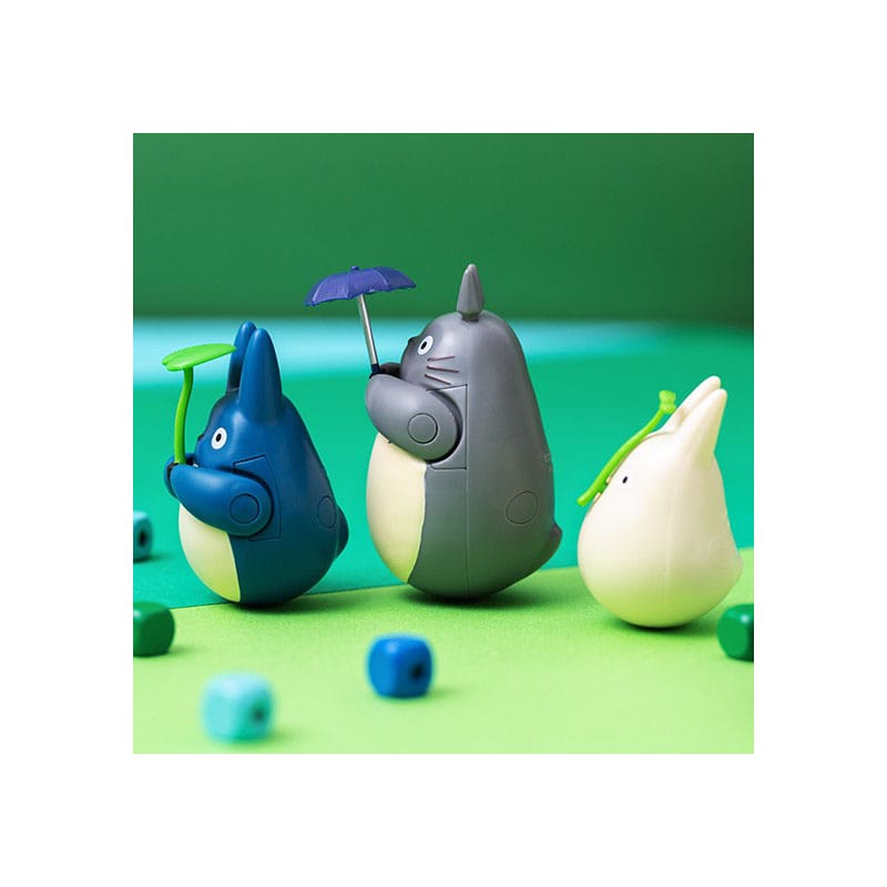 Mein Nachbar Totoro Figur mit rundem Boden Mid Totoro with leaf 6 cm
