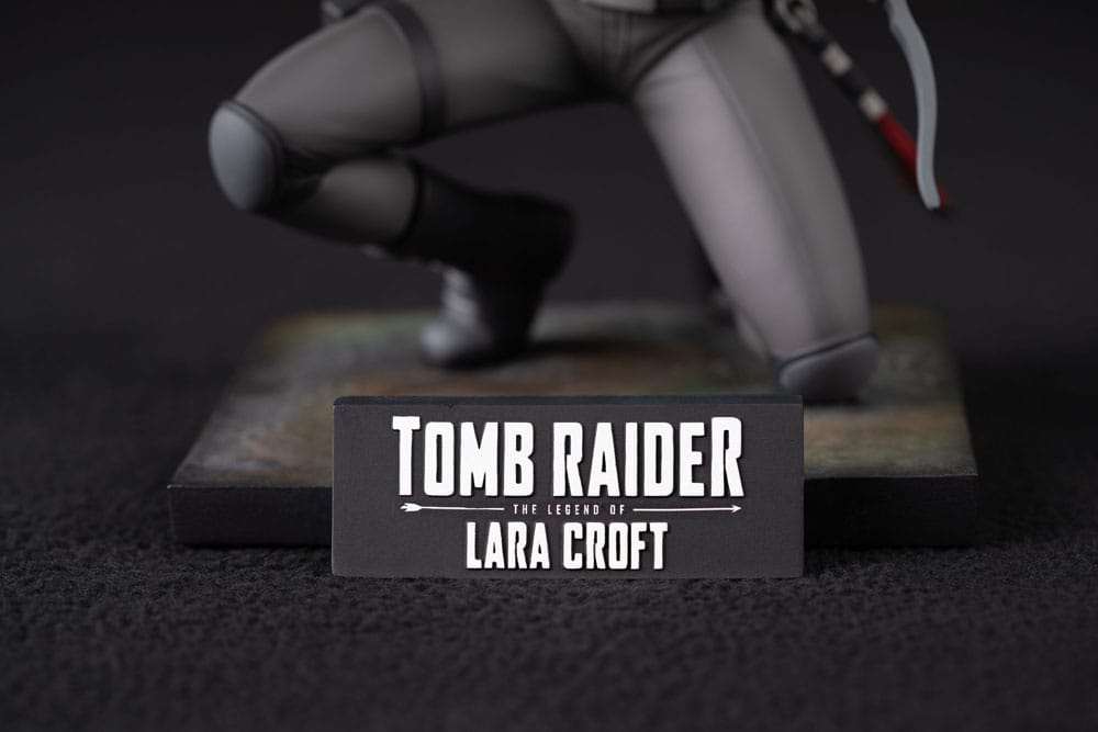 Tomb Raider PVC Statue The Legend of Lara Croft 19 cm   