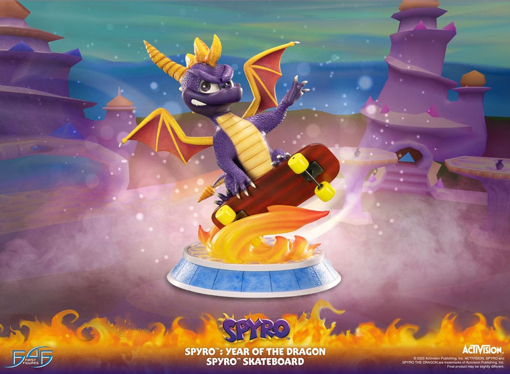 Spyro : Year of the Dragon PVC Statue Spyro Skateboard 34 cm