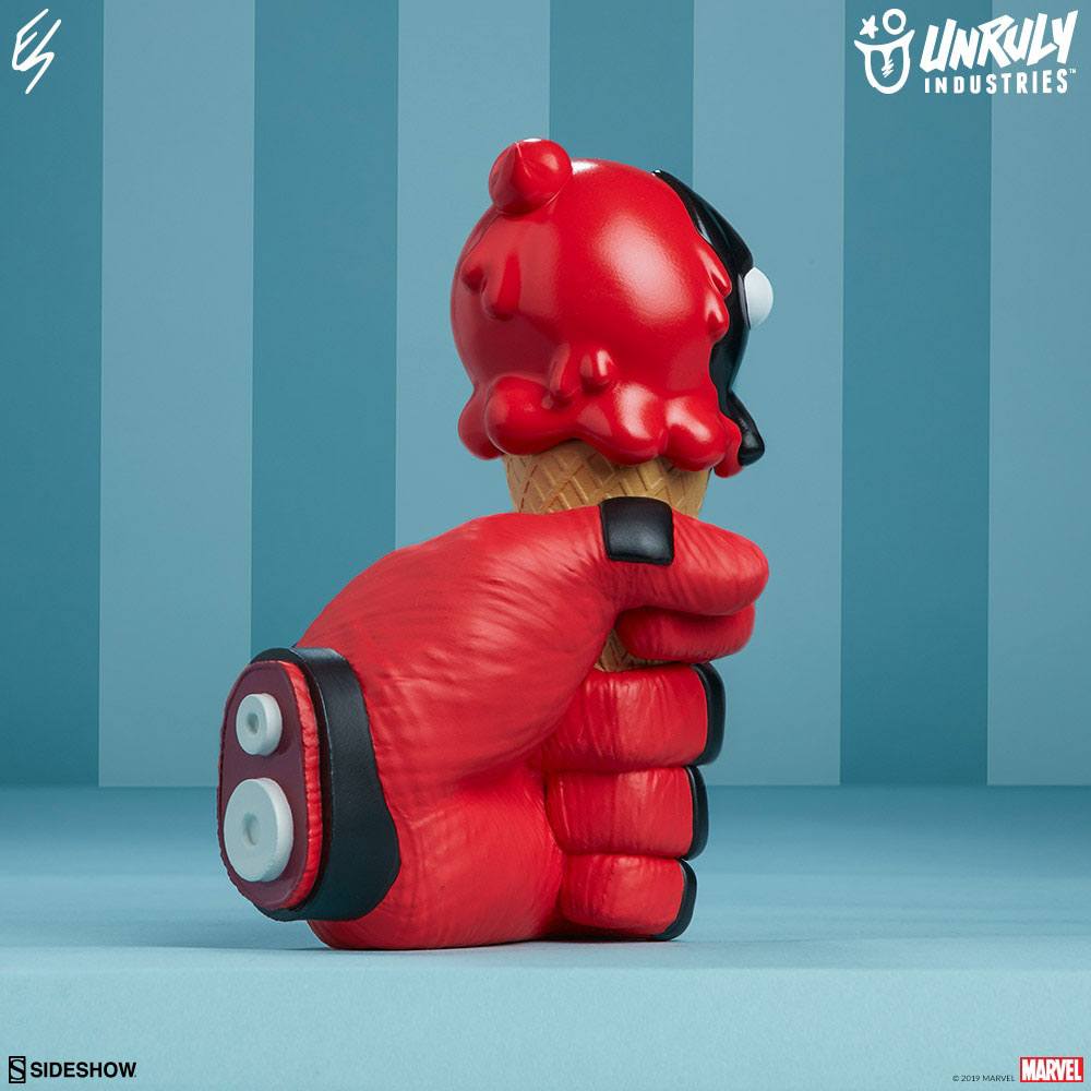 Marvel One Scoops Vinyl Figur Deadpool 17 cm