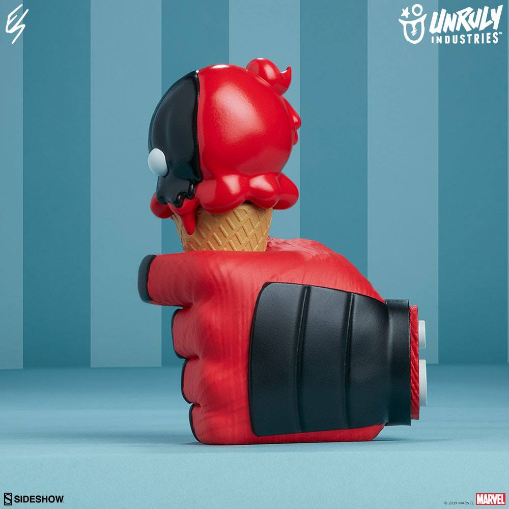 Marvel One Scoops Vinyl Figur Deadpool 17 cm