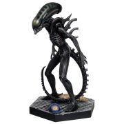 The Alien & Predator Figurine Collection Statue Mega...